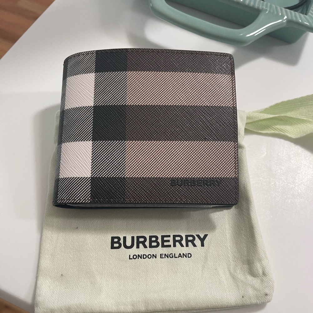 Burberry Mens Check & Bifold Wallet